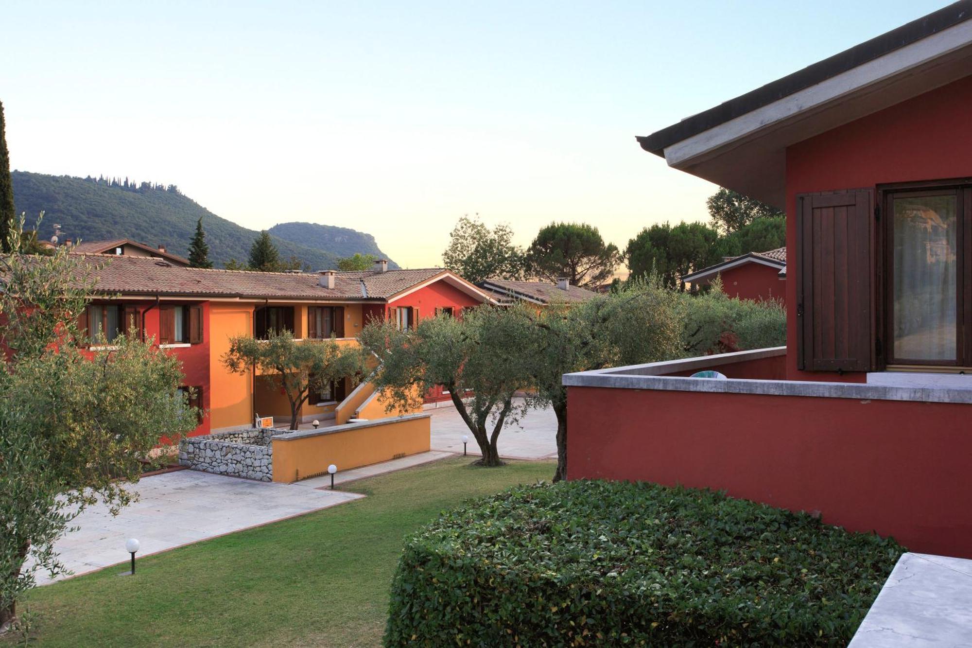 Poiano Garda Resort Appartamenti Экстерьер фото